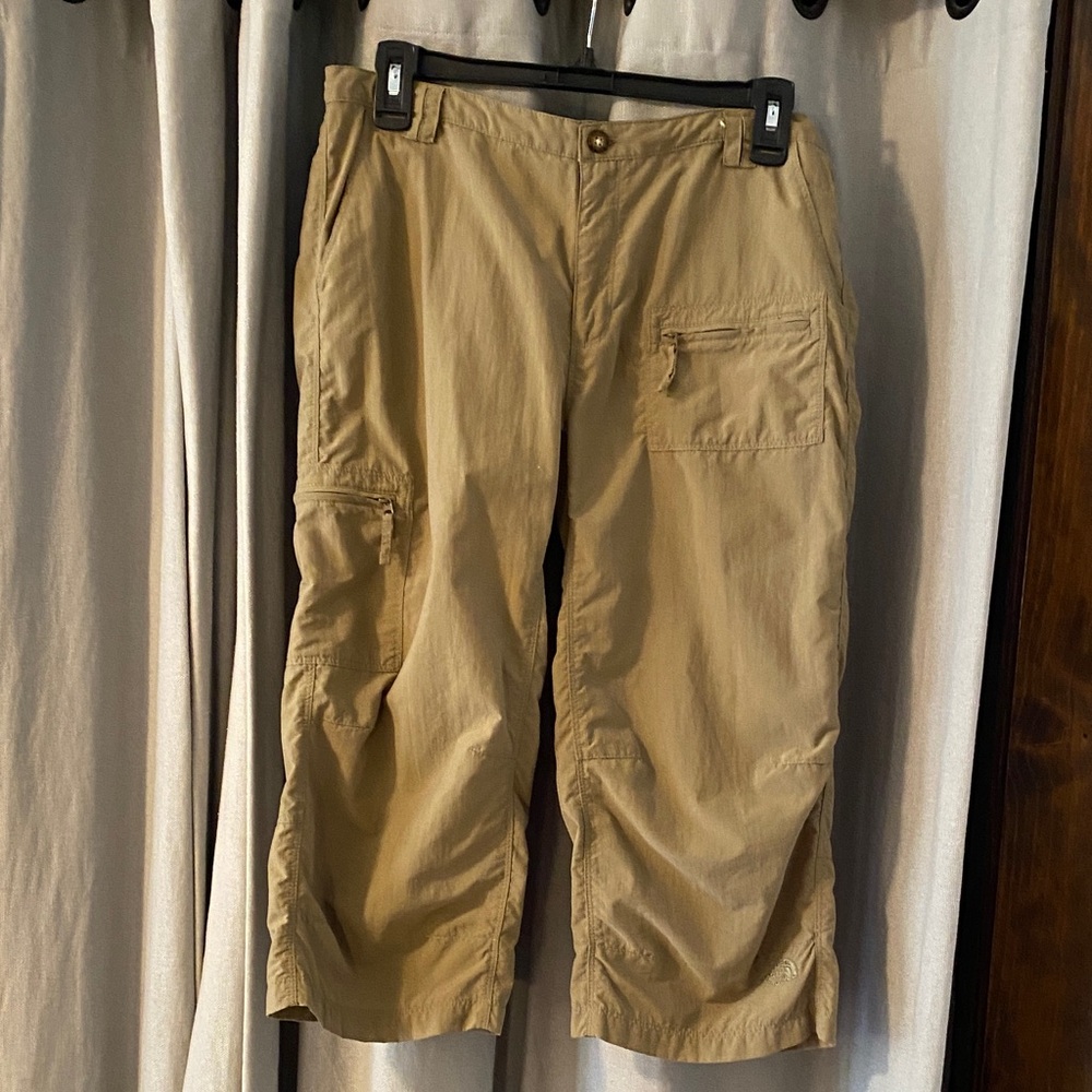 North Face Lightweight Nylon Cargo Climbing/Hiking Capris, Women’s Size 8